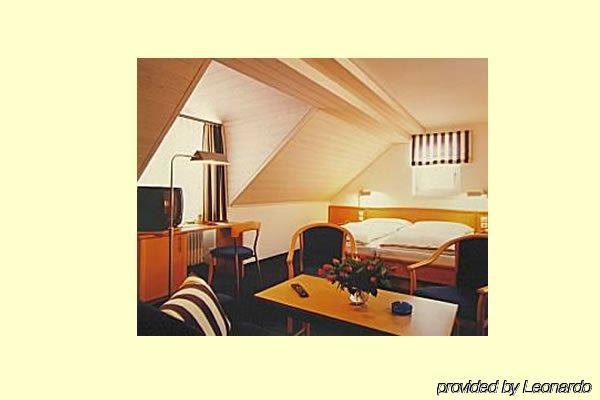 Bülach Hotel Restaurant Zum Goldenen Kopf מראה חיצוני תמונה